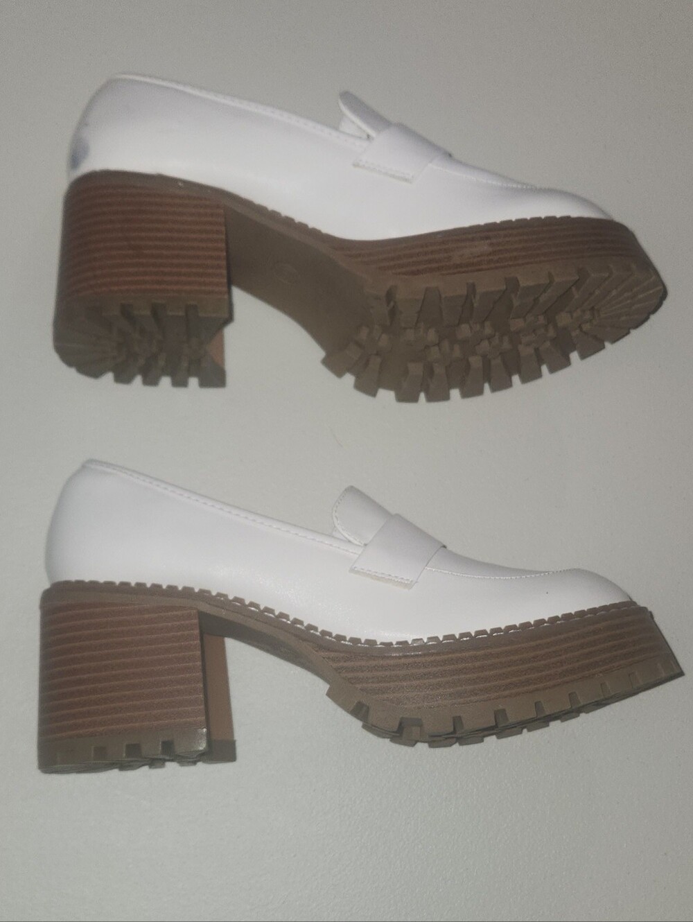 Mia White Chunky Heel Loafer — Modern Women’s Dress Shoe Size 6.5